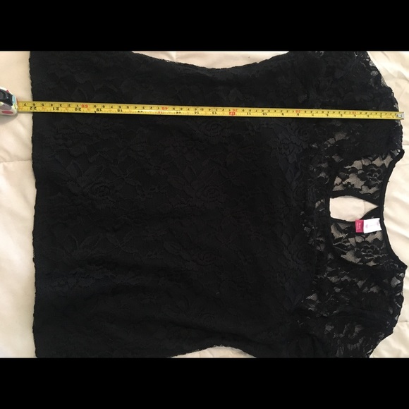Lacy black top - Picture 4 of 5